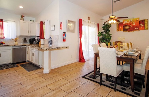 Sundance Ranch House | Spacious house in lovely Phoenix with free WiFi, AC, BBQ & Hotel rooms style