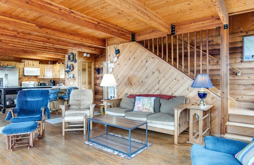 Port Angeles House | Spacious house w/mountain views, bunkhouse & hot tub—dogs welcome