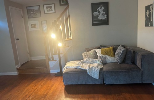 Chinquapin Park House | Spacious house with finished basement