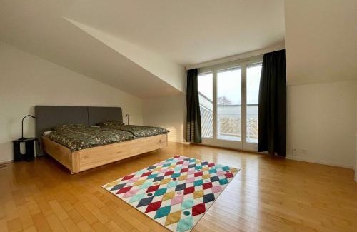 Horw House | Spacious house with partial lake view