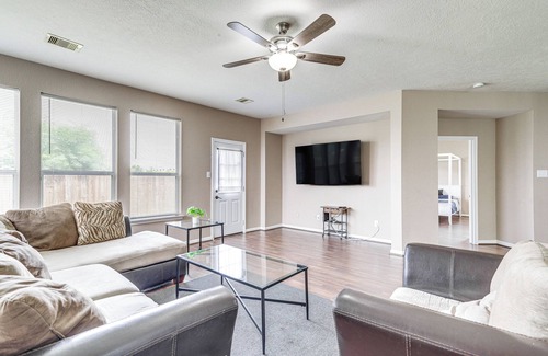 Houston House | Spacious Houston Home w/Pool Access, Fenced Yard!