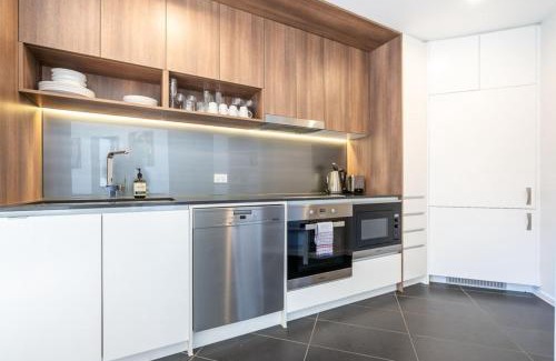 Kingston Apartment | Spacious Kingston Foreshore 1BR Apt - Hosted by Canstay