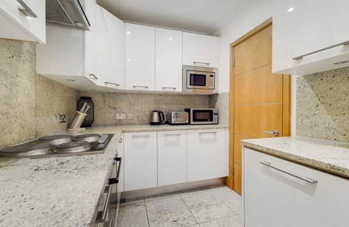 Knightsbridge Condo | Spacious Knightsbridge Apartment Near Harrods