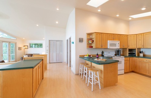 Sandpoint House | Spacious Lake Front Home with Gorgeous Views!