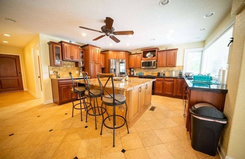 Mid America House | Spacious Lake Hamilton Retreat – Ideal for Family Getaways & Group Gatherings!