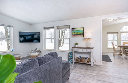 Traverse City House | Spacious lake house north of TC. A/C. Dock, kayaks. Pet ok