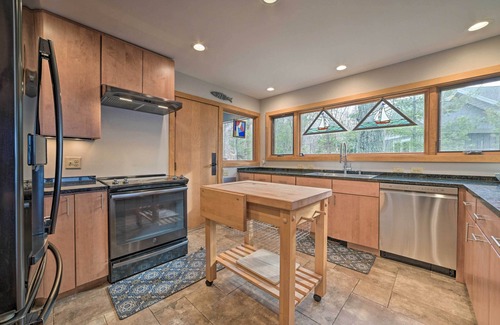 Lake Leelanau House | Spacious Lake Leelanau Home on Lake Michigan!