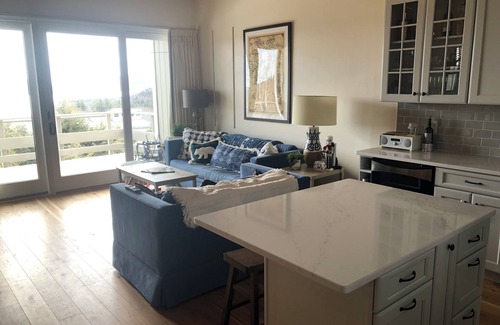 Sunapee House | Spacious Lake Sunapee Townhome in Granliden Community