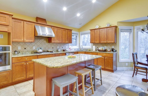 Westover Apartment | Spacious Lakefront Apt w/Deck in Fayetteville!