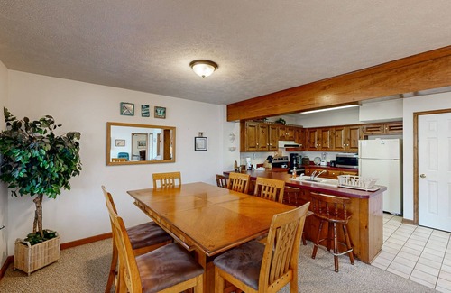Mineral House | Spacious lakefront house w/ping pong table, fire pit, deck, patio & grill