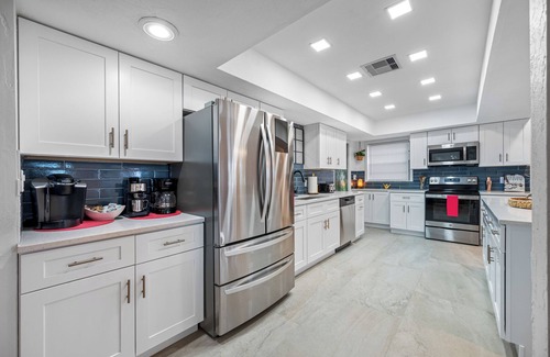 On Top of The World House | Spacious Lakefront pool retreat in Clearwater less than 20 min to beaches