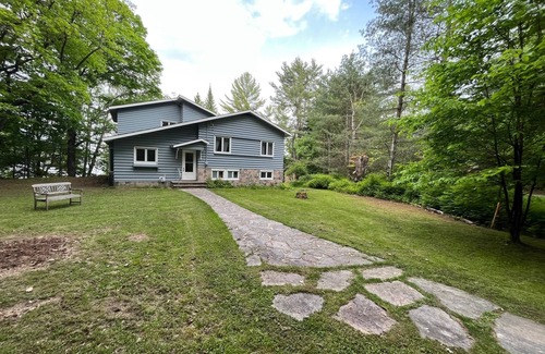 Utterson Cottage | Spacious Lakeside Cottage on beautiful Mary Lake - Muskoka, Huntsville