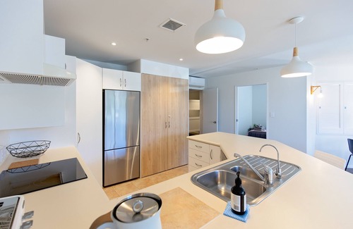 Mount Maunganui Apartment | Spacious Large Modern Apartment in Fantastic Location