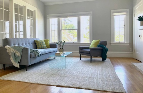 Elmwood Apartment | Spacious, light-filled flat in leafy, cafe-filled neighborhoodn