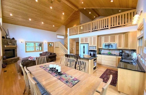 Columbine Lake Cabin | Spacious Lodge with Pond just 1 Mile to Purgatory Ski Resort
