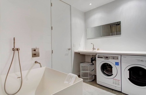 Cite Multimedia Apartment | Spacious Loft in Heart of Montreal, Prime Location!