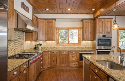 Winter Park House | Spacious & Luxurious 8-Bedroom Retreat in Downtown Winter Park on Vasquez Creek