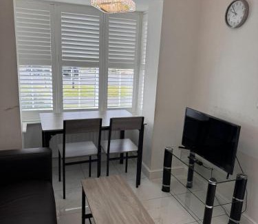 Preston House | Spacious Luxurious Serviced Accommodation 7