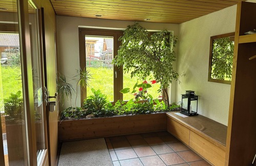 Brienz House | Spacious Luxury Home with Terrace, panoramic views, and walk to the lake!