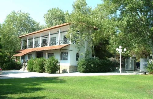 Elia House | Spacious Maisonette on the "eu Blue Beach" of Kalogria in Sithonia, Greece Num1