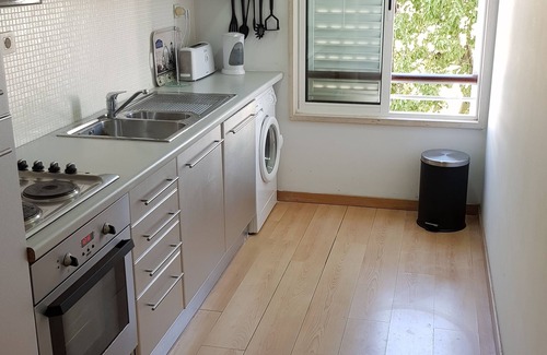 Telheiro Apartment | Spacious Marina Apartment lovely balcony view, near to pool, WiFi & UK Tv