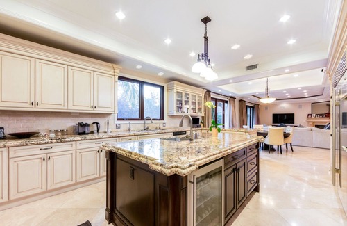 Valley Glen House | Spacious Mediterranean Home Near LA Attractions