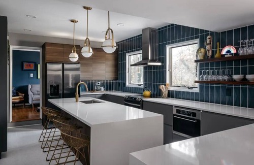 Bent Creek House | Spacious Mid Century Home Close To Everything