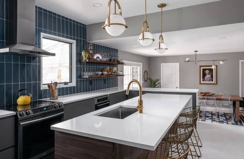 Bent Creek House | Spacious Mid Century Home Close To Everything