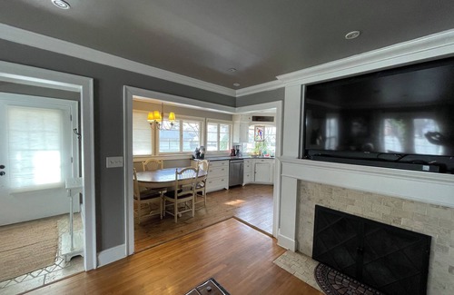 Tulsa House | Spacious Midtown 4 bedroom, 3 bath house with private yard. Close to Expo Center