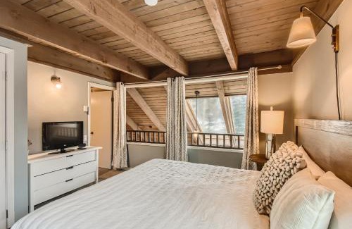 Warrior's Mark House | Spacious Mill Run 3 Townhouse
