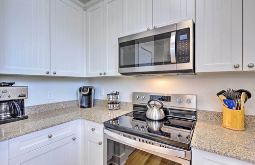 Miramar Beach Cottage | Spacious Miramar Beach Cottage w/Beach Access!