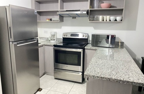 San Salvador Condo | Spacious Modern and Cozy Apartment with Pool and Gym