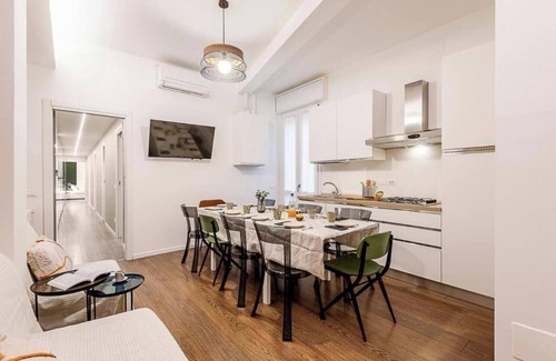 Central Station Apartment | Spacious & Modern Apartment – 4 Min Walk from Central Station