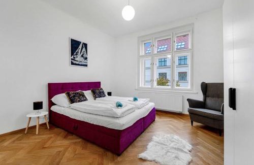 Vinohrady Apartment | Spacious & Modern Apartment by Wenceslas Square