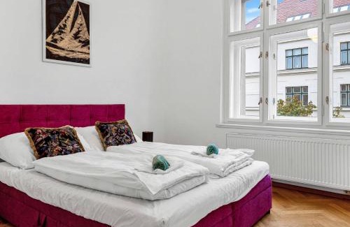 Vinohrady Apartment | Spacious & Modern Apartment by Wenceslas Square