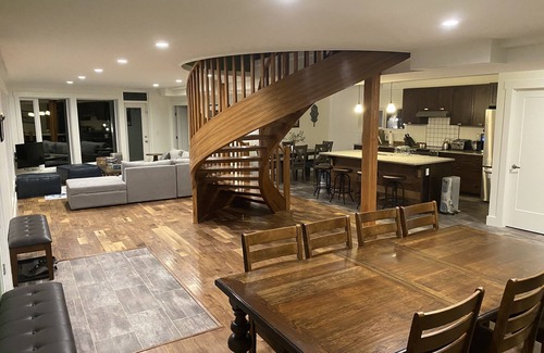 Golden Cabin | Spacious Modern Lodge in Perfect Location
