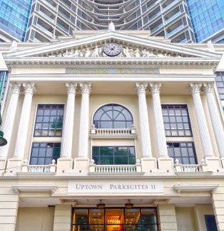 Bonifacio Global City Hotel | Spacious Modern Suites with Amazing City View