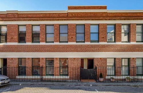 Hobart Central Business District Apartment | Spacious Modern Terrace in the Heart of Hobart CBD
