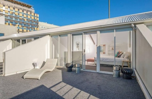 Hobart Central Business District Apartment | Spacious Modern Terrace in the Heart of Hobart CBD