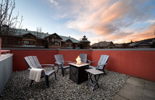 Whistler Village Apartment | Spacious Mountainside Penthouse Suite