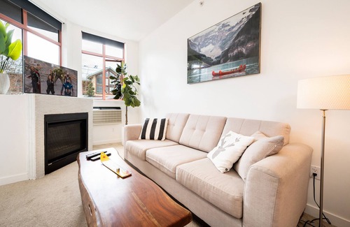 Whistler Village Apartment | Spacious Mountainside Penthouse Suite