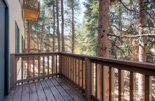 Warrior's Mark Condo | Spacious, Multi-Level Home Walking Distance to Slopes, Town & Pool