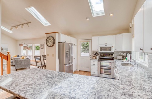 Neskowin House | Spacious Neskowin Retreat Two Blocks from Beach Offers Privacy, Fun!