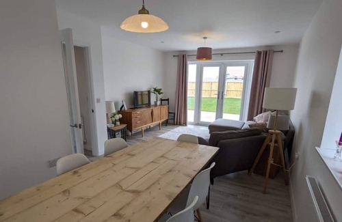 St Davids House | Spacious new 4 BR bungalow in St David's, sleeps 8