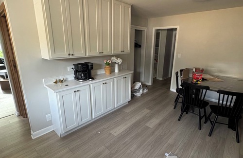 Waukegan House | Spacious New 5 Bed Family Retreat Near Naval Base!