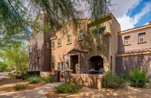 Desert Ridge House | Spacious, Newly Remodeled Townhouse. Easy Access to Everything.