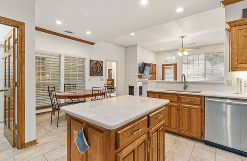 Far North Dallas House | Spacious North Dallas/Plano 3Bd 2Ba Pet-Friendly Home. Quiet safe neighborhood