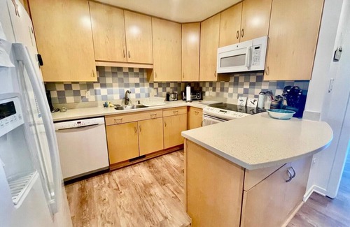 North Shores House | Spacious North Shores Townhome: Steps to Beach, Pool, Tennis, & Playground!