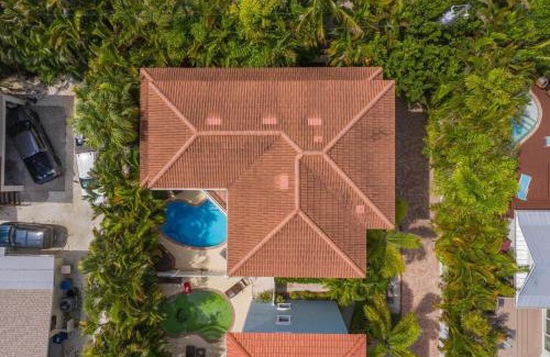 Holmes Beach House | Spacious Oasis home