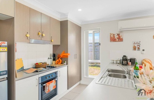 Pimpama Apartment | Spacious Oasis in Pimpama